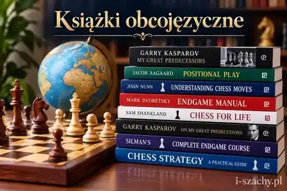 Książki obcojęzyczne o szachach obok szachownicy i globusa